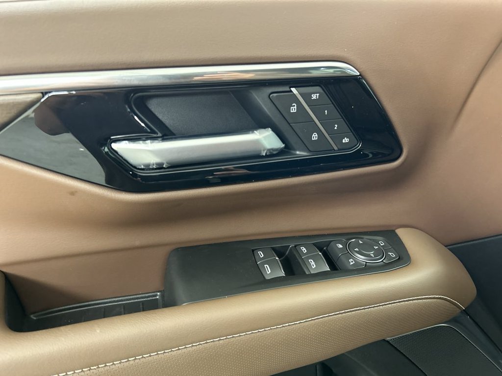 New 2026 Chevrolet Tahoe High Country AWD/4WD image 14