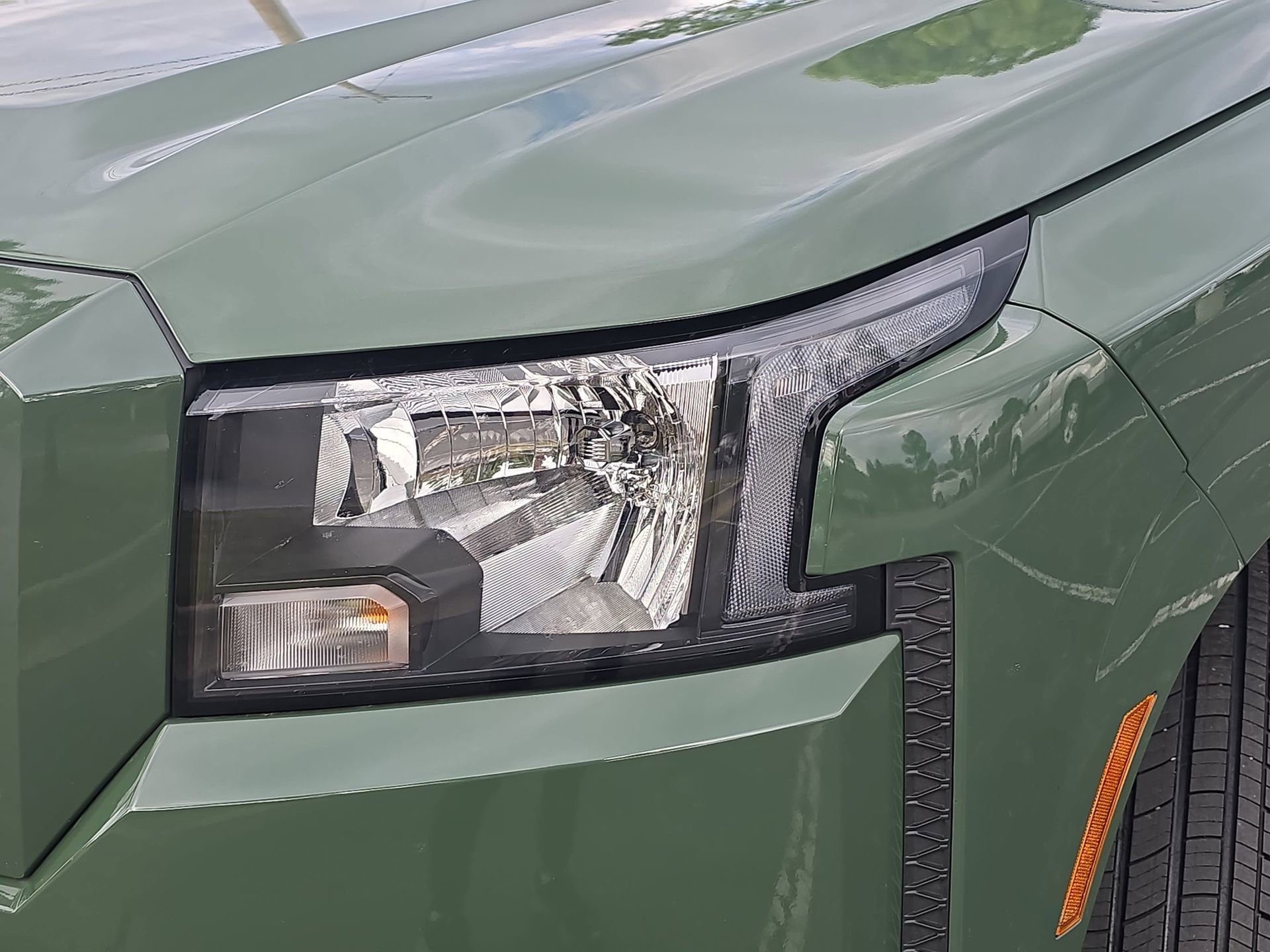 Used 2024 Nissan Frontier SV w/ SV Convenience Package RWD image 28