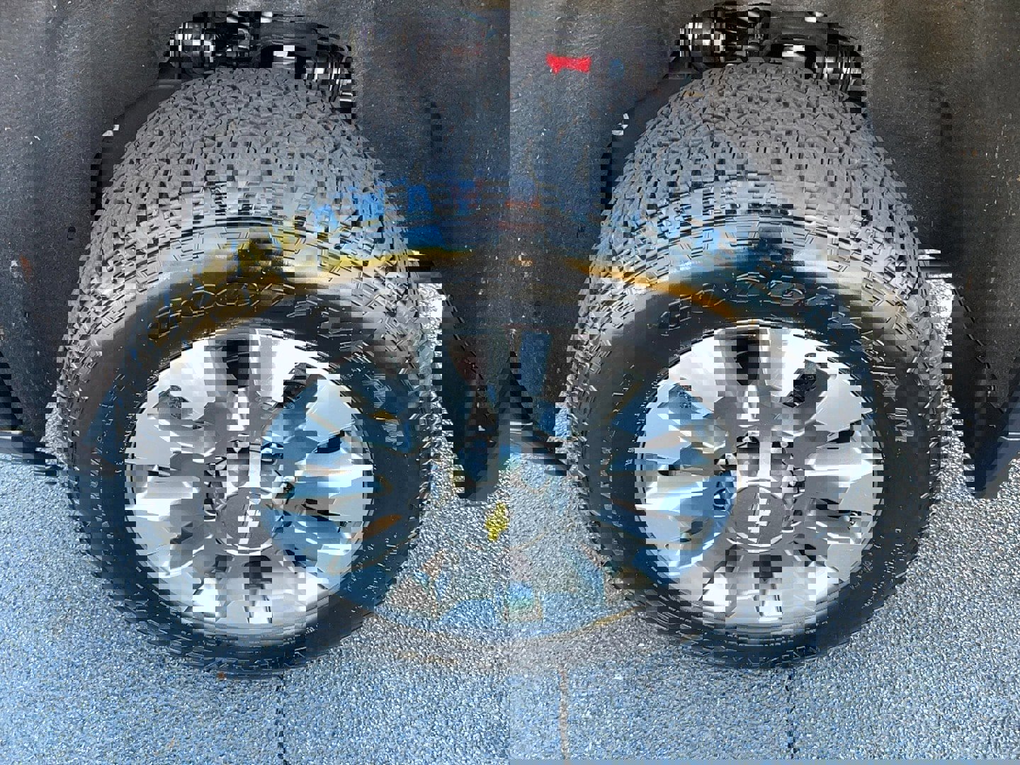 Used 2025 Chevrolet Silverado 2500 Custom w/ Custom Value Package image 9