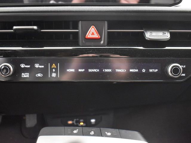 Certified 2025 Kia EV6 Light w/ Light LR Technology Package image 19