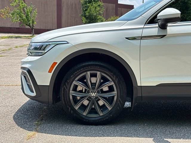 Used 2022 Volkswagen Tiguan SE FWD image 14
