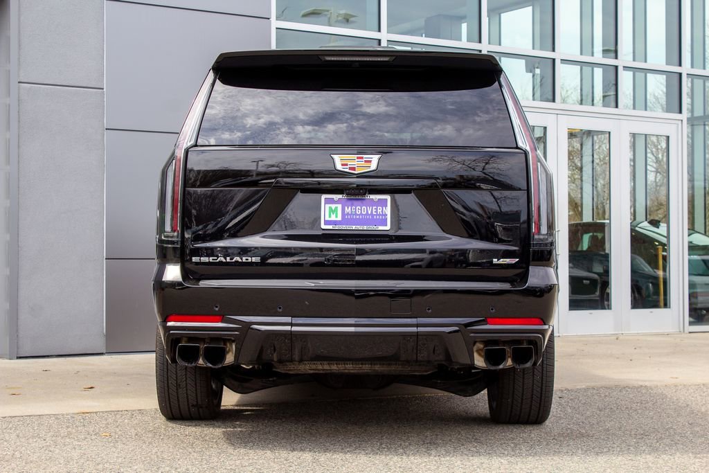 Used 2025 Cadillac Escalade V image 9