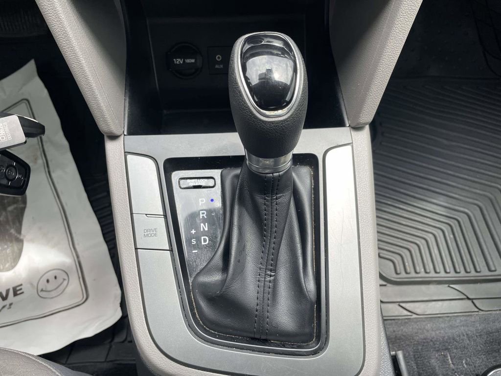 Used 2019 Hyundai Elantra SEL FWD image 17