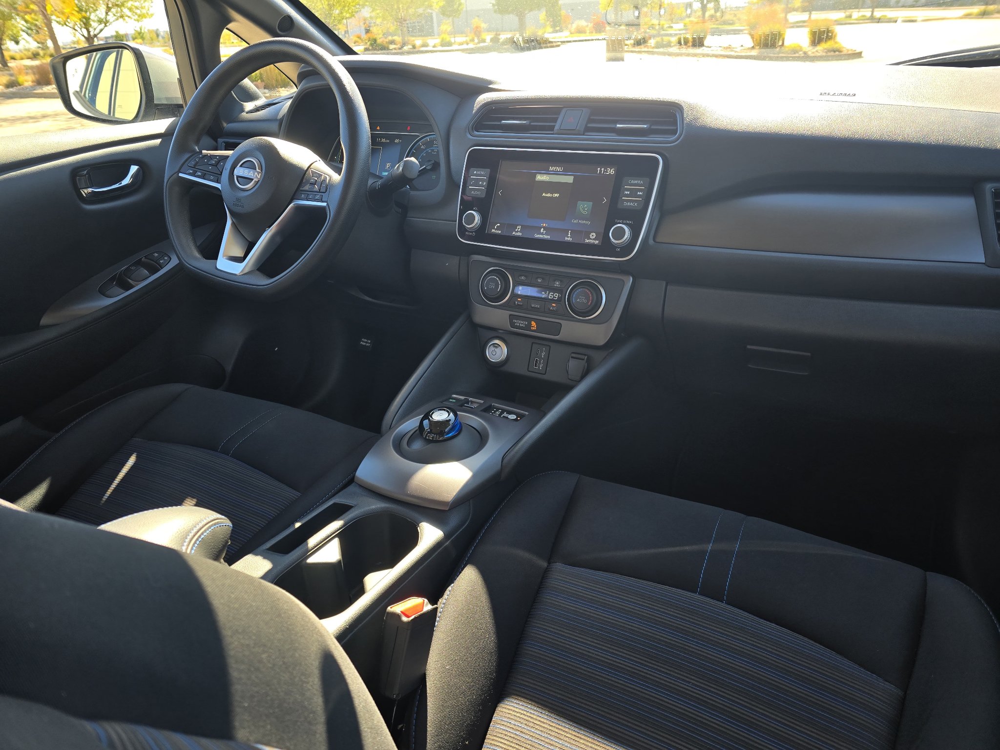 Used 2025 Nissan Leaf S FWD image 28