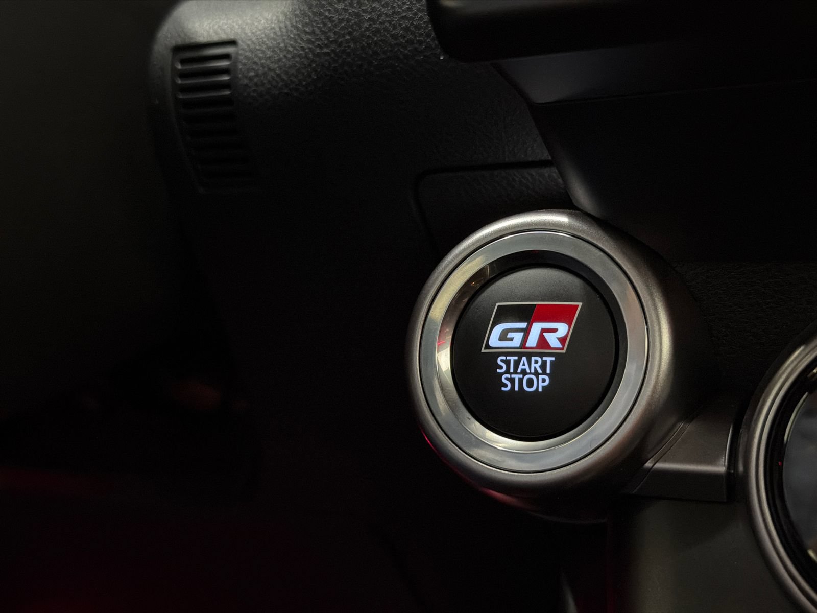 Used 2025 Toyota GR86 RWD image 26
