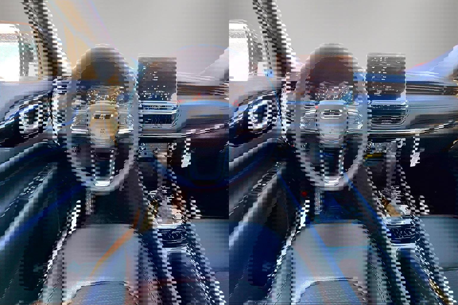 Used 2026 Jeep Compass Latitude image 8