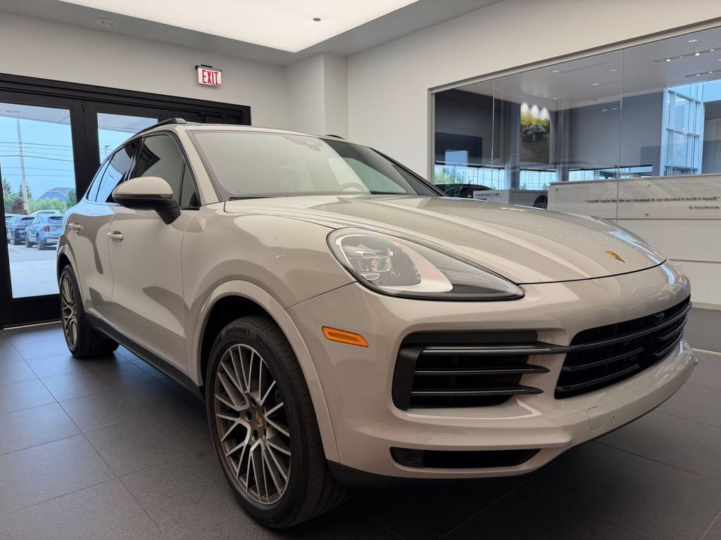Used 2023 Porsche Cayenne Platinum Edition AWD/4WD image 31