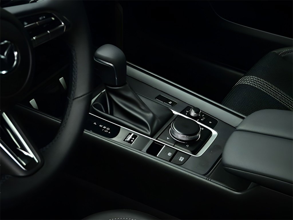 Certified 2025 MAZDA CX-50 2.5 Hybrid w/ Preferred Pkg image 17