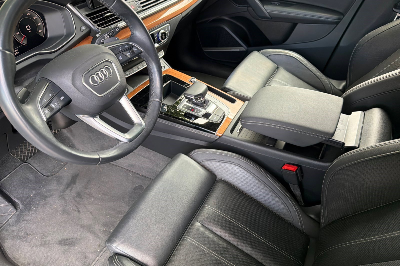 Used 2021 Audi Q5 Prestige w/ Prestige Package image 11