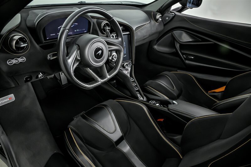 Used 2020 McLaren 720S Spider RWD image 22