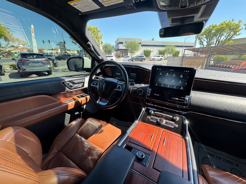 Used 2021 Lincoln Navigator L Reserve AWD/4WD image 39