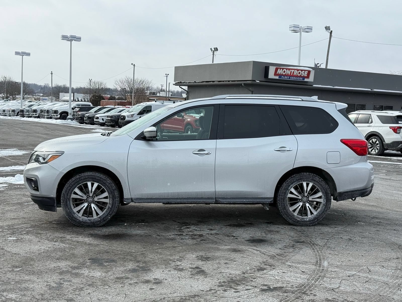 Used 2019 Nissan Pathfinder S AWD/4WD image 6