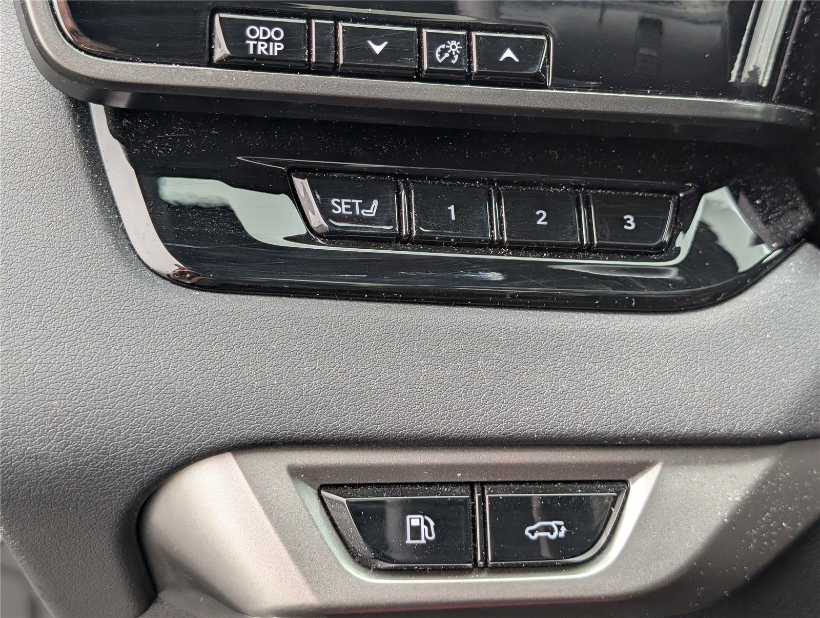 Used 2024 Lexus RX 350 F Sport w/ Accessory Package (P2) image 23