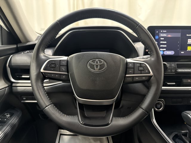 Used 2024 Toyota Grand Highlander AWD image 16
