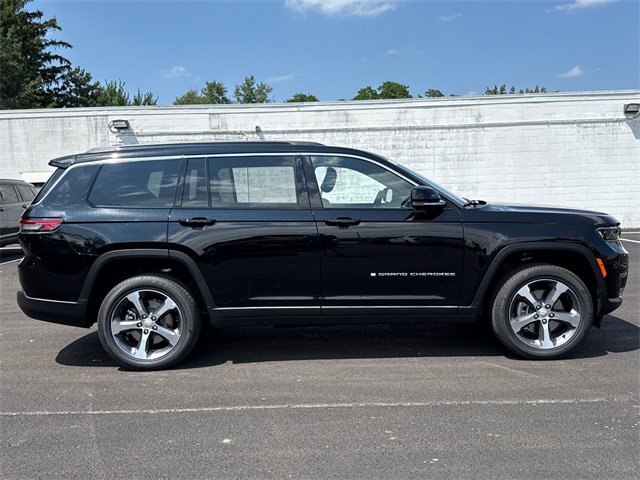 New 2025 Jeep Grand Cherokee L Limited w/ Trailer Tow Package image 8