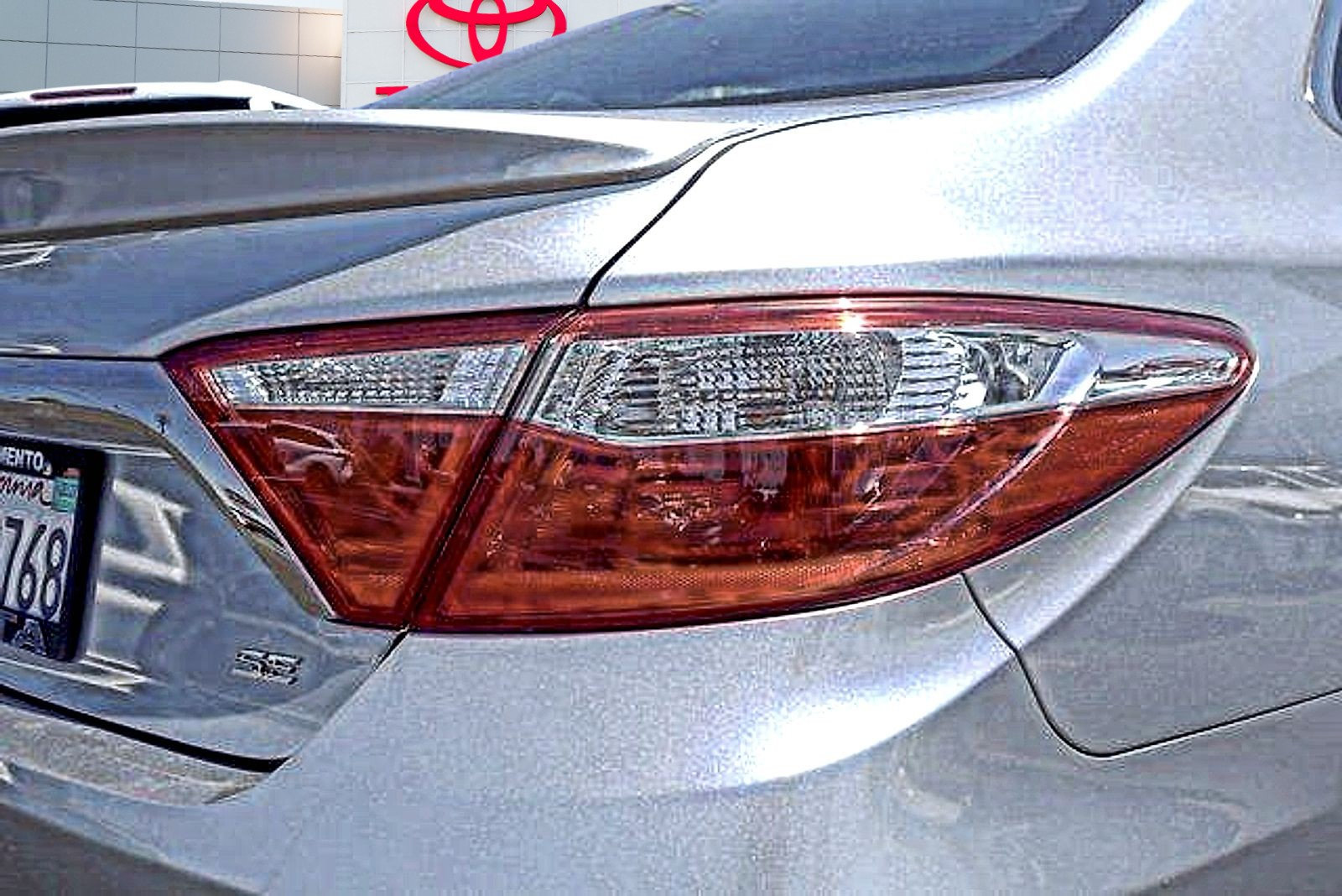Used 2017 Toyota Camry SE FWD image 5