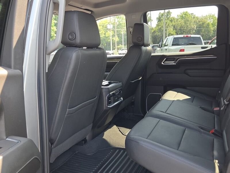 Used 2024 Chevrolet Silverado 1500 LTZ w/ LTZ Convenience Package II AWD/4WD image 9