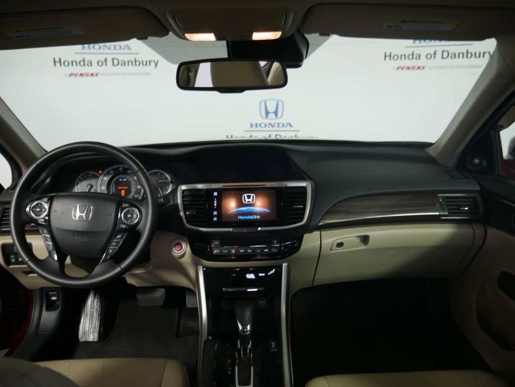 Used 2016 Honda Accord Touring image 15