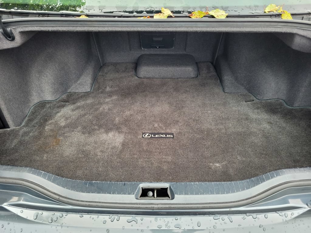Used 2004 Lexus LS 430 RWD image 19