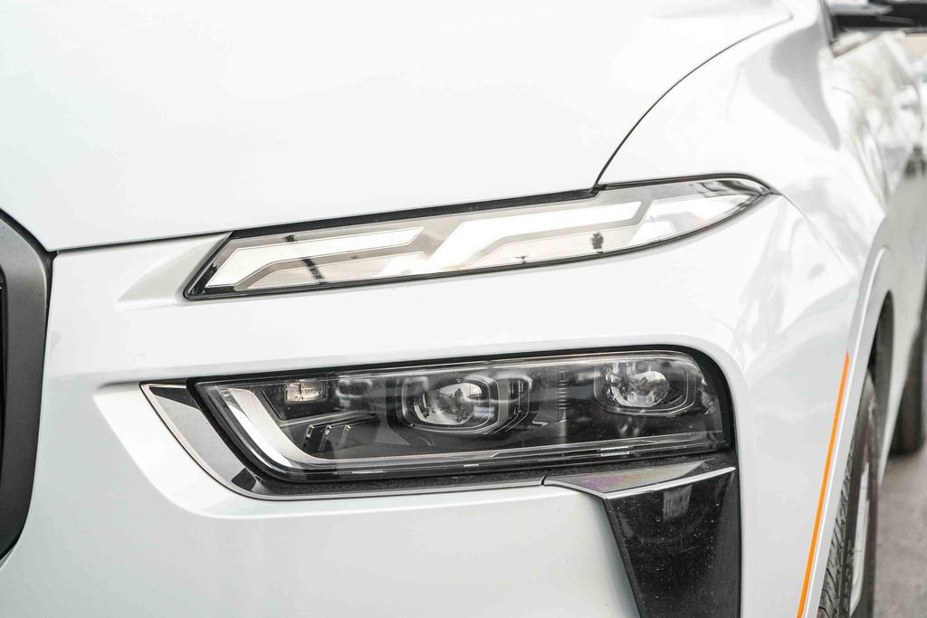 Used 2026 BMW X7 xDrive40i w/ Executive Package image 10