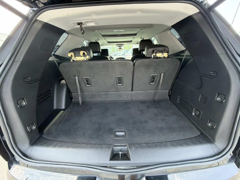 Used 2021 Chevrolet Traverse Premier w/ Redline Edition FWD image 13