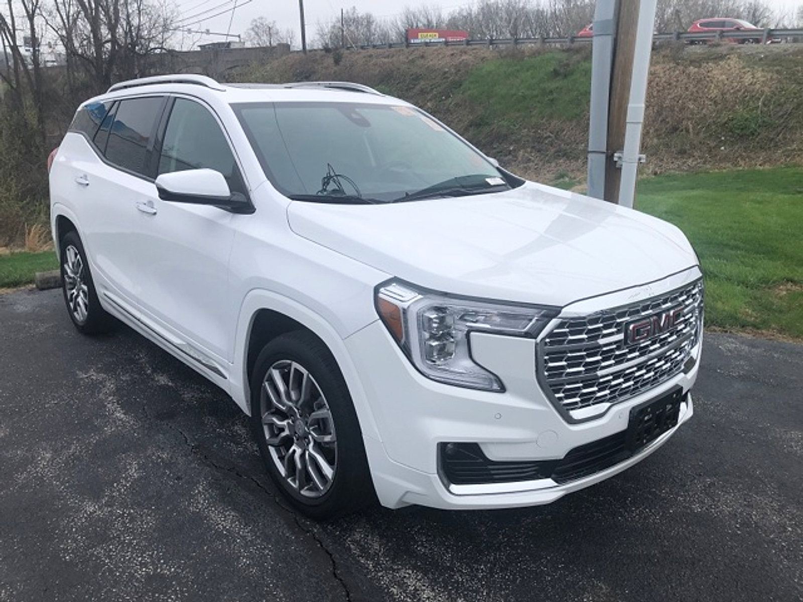 Used 2023 GMC Terrain Denali image 5