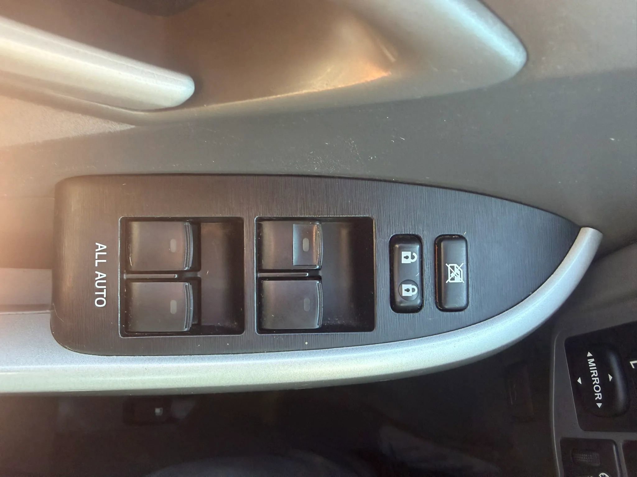 Used 2010 Toyota Prius Five FWD image 32