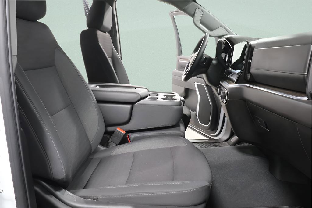 Used 2025 Chevrolet Silverado 2500 LT w/ Convenience Package image 27