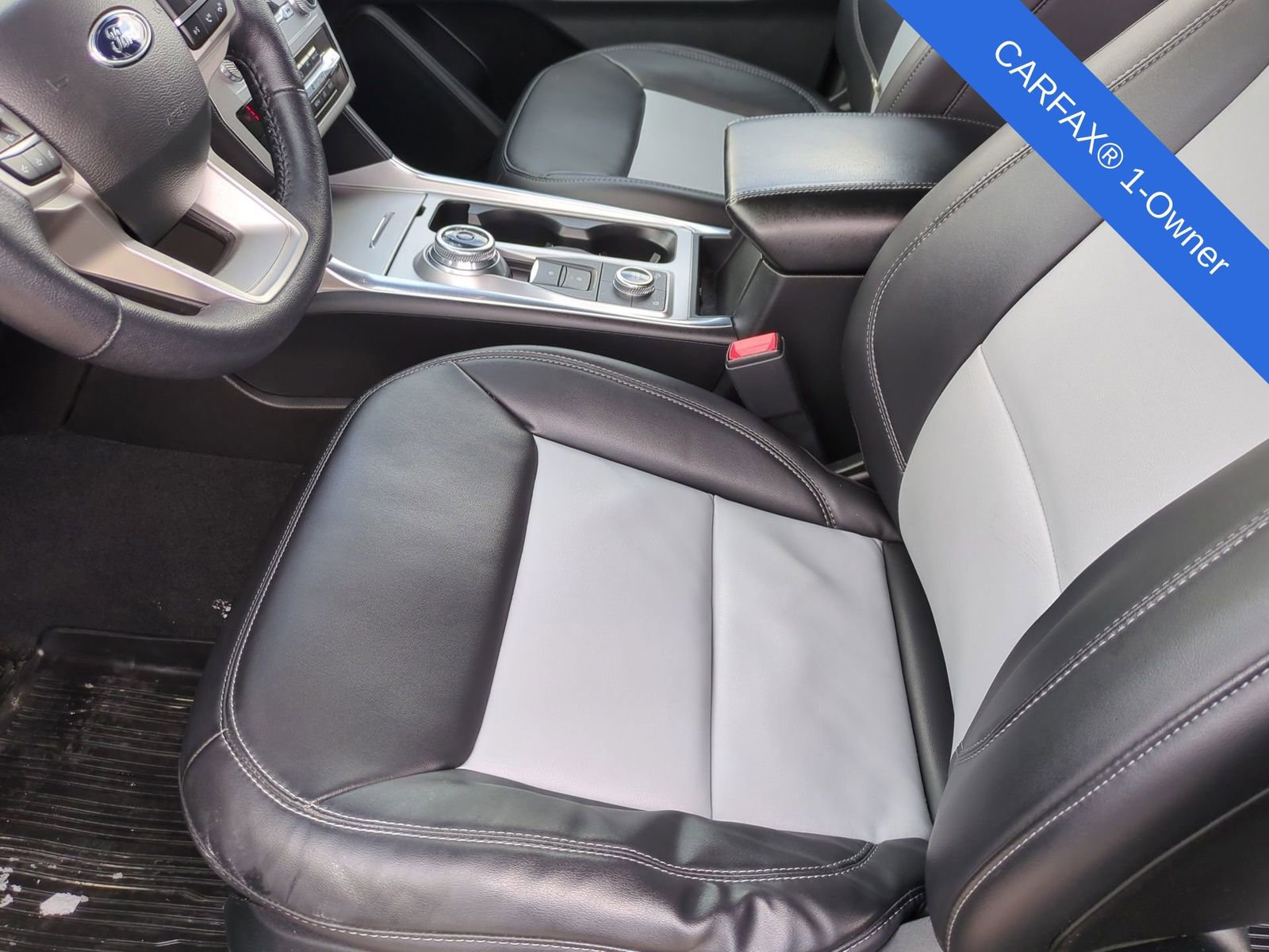 Used 2023 Ford Explorer XLT w/ Equipment Group 202A image 19