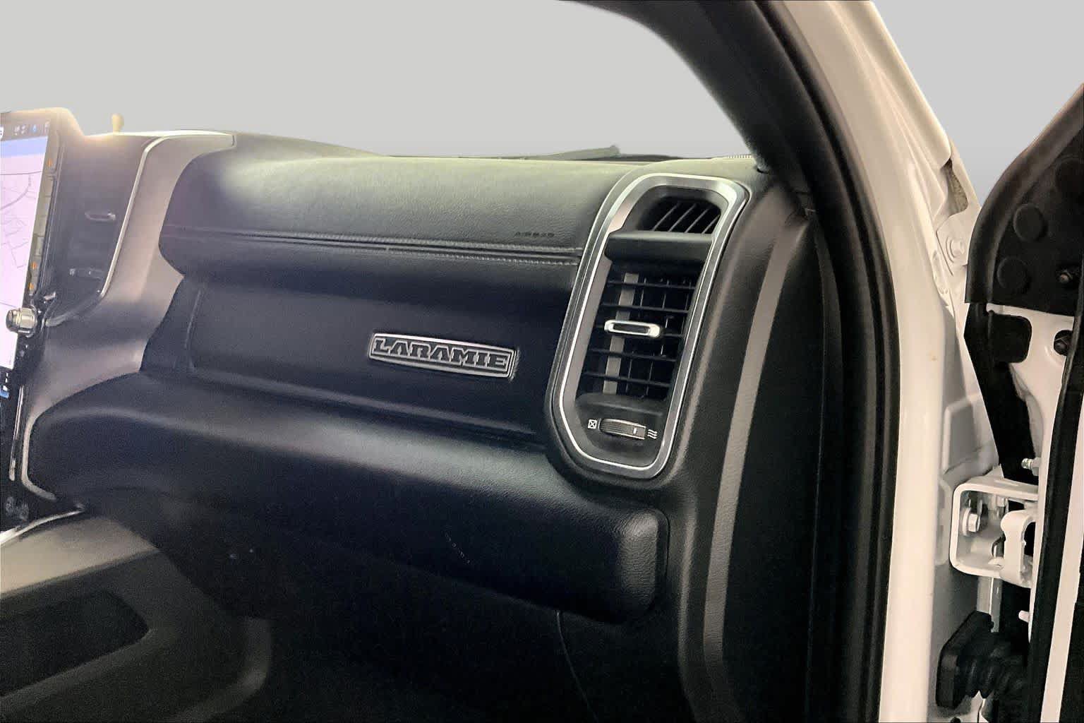 Used 2026 RAM 3500 Laramie AWD/4WD image 17