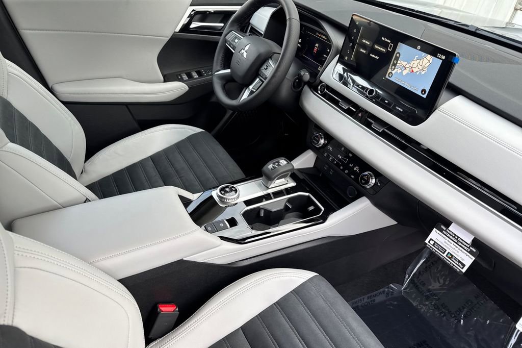 New 2026 Mitsubishi Outlander SE AWD/4WD image 16