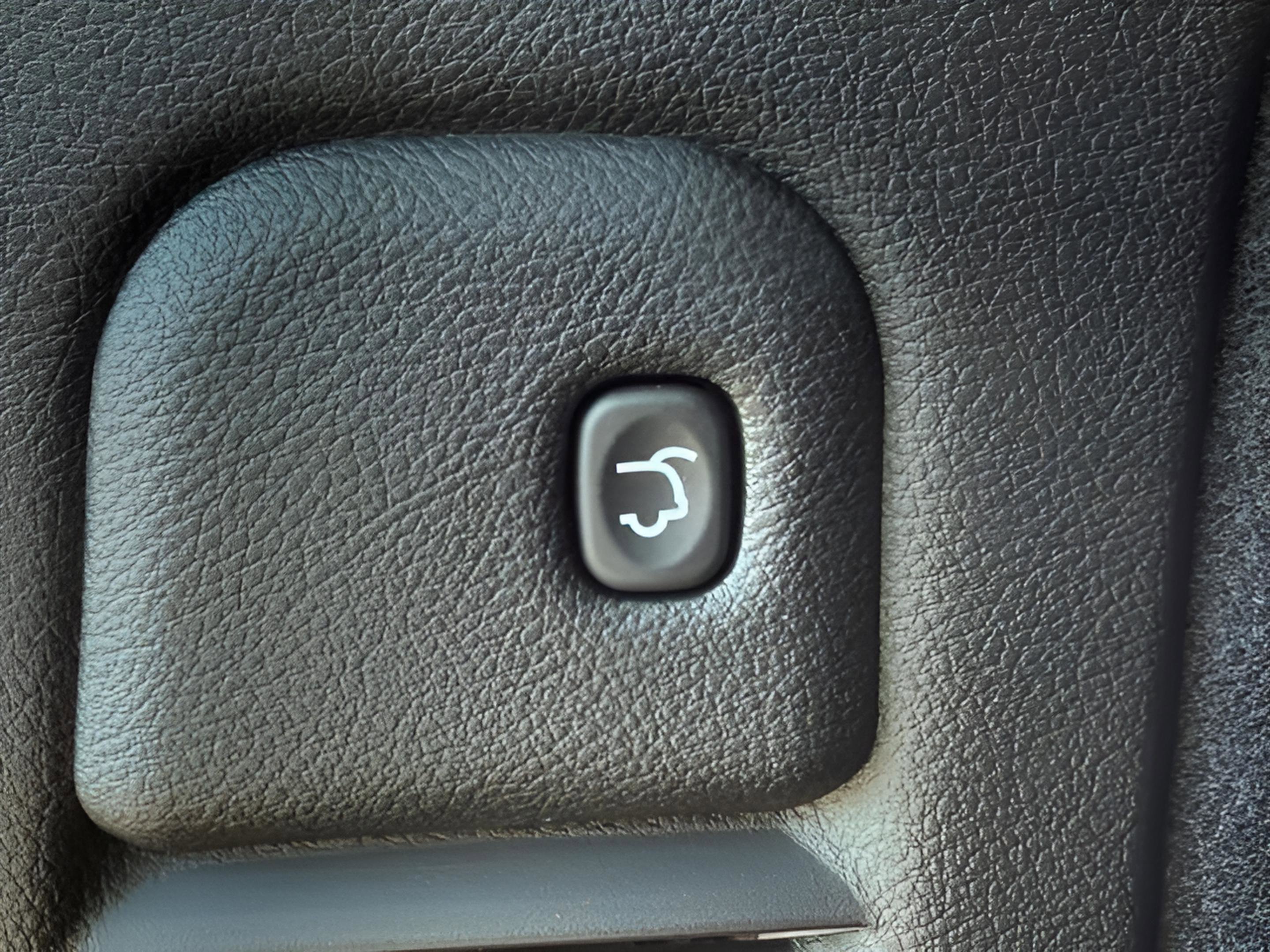 Used 2024 Dodge Durango SRT AWD/4WD image 9