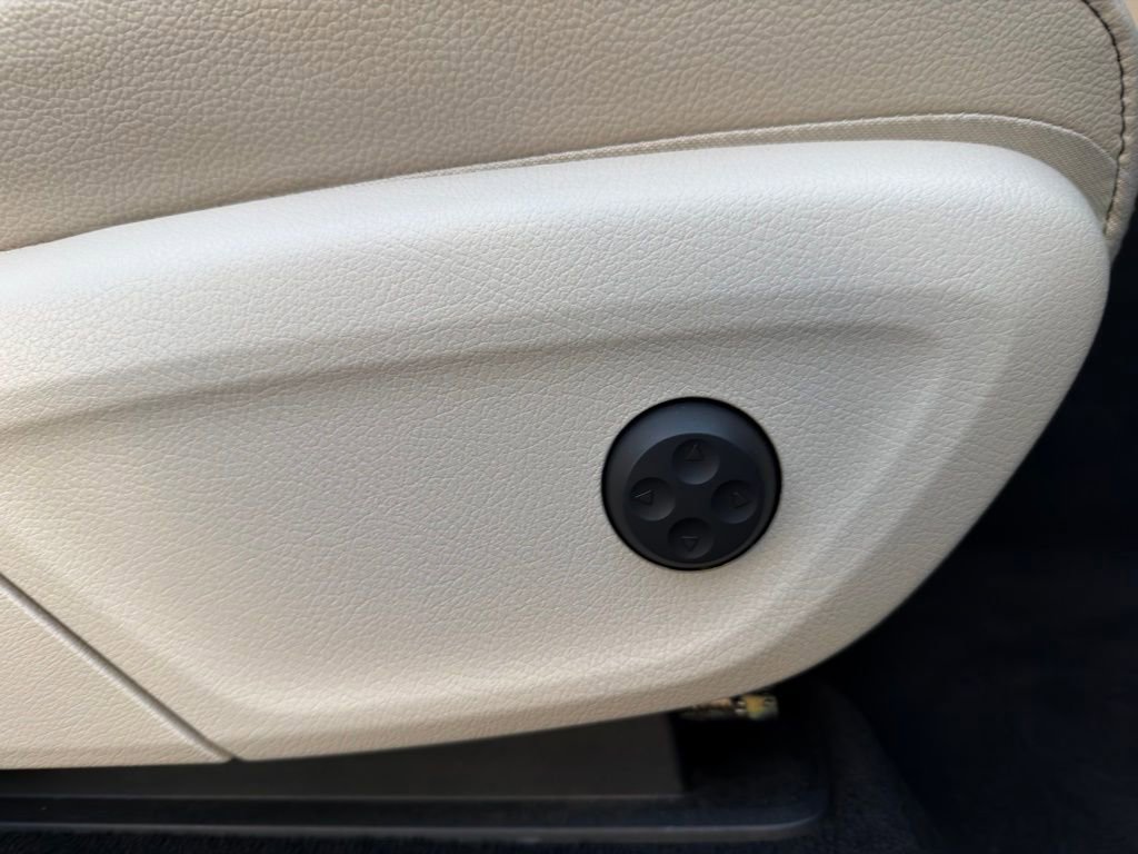 Used 2022 Mercedes-Benz GLE 350 w/ Premium Package image 37