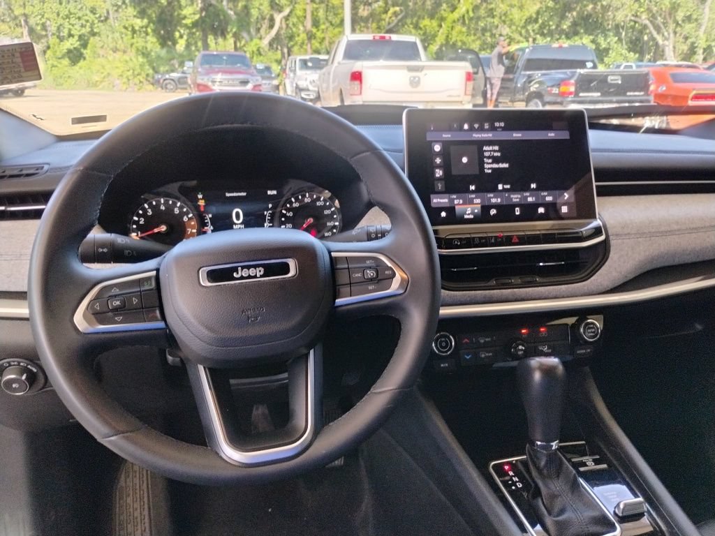 Used 2024 Jeep Compass Latitude AWD/4WD image 16