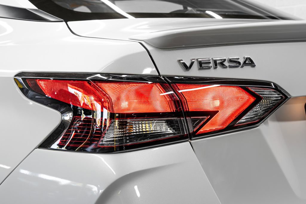 Used 2025 Nissan Versa SR w/ Trunk Package image 14