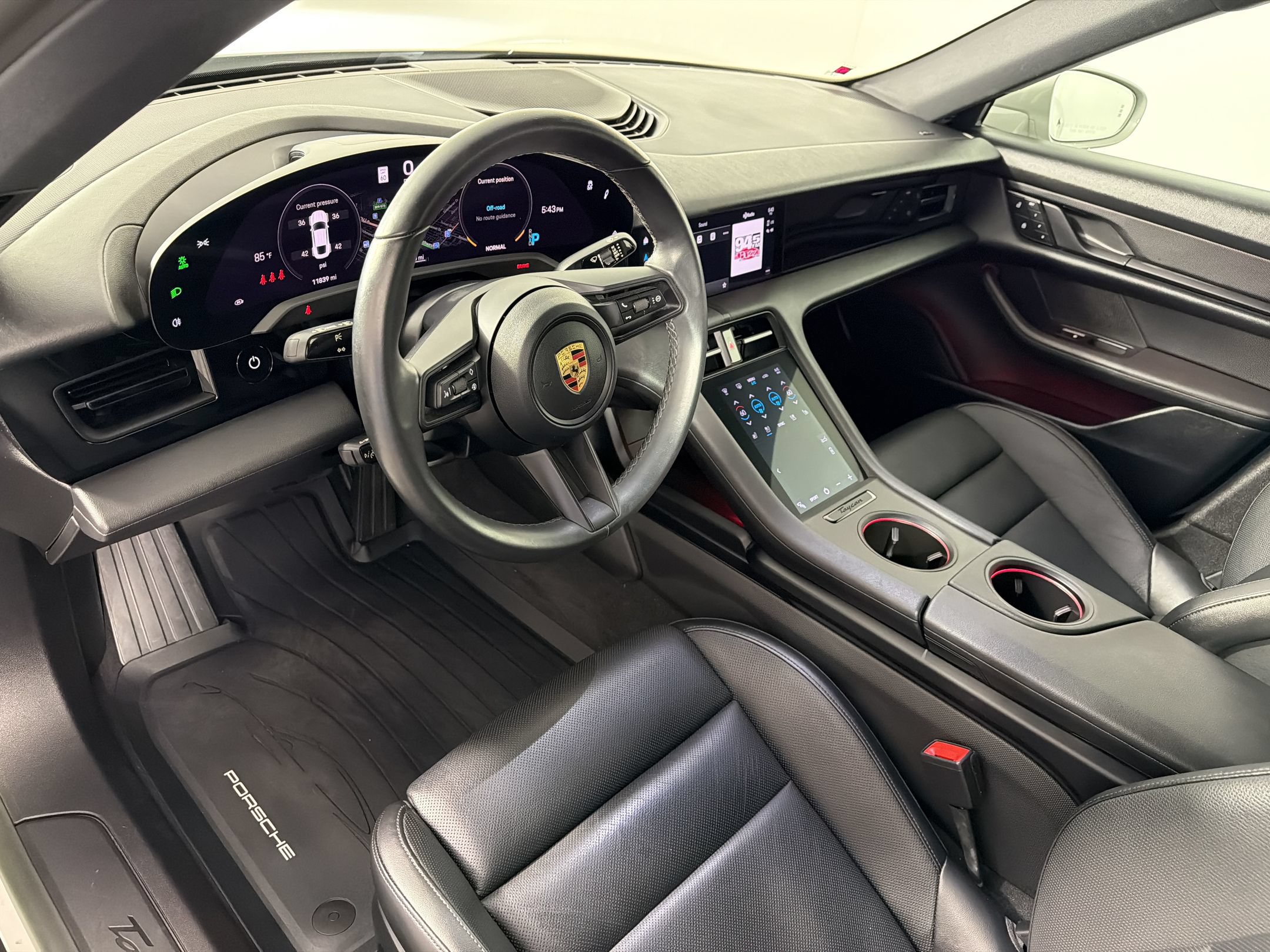 Certified 2023 Porsche Taycan w/ Premium Package RWD image 4