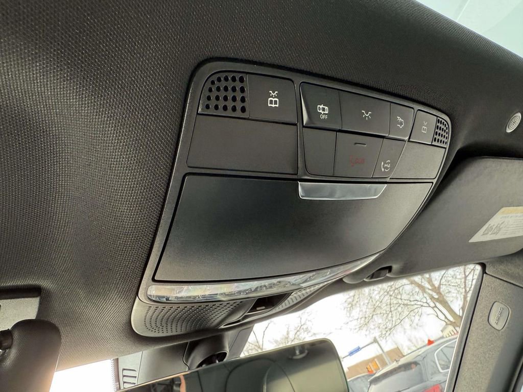 Used 2021 Mercedes-Benz GLC 300 4MATIC w/ Premium Package image 30