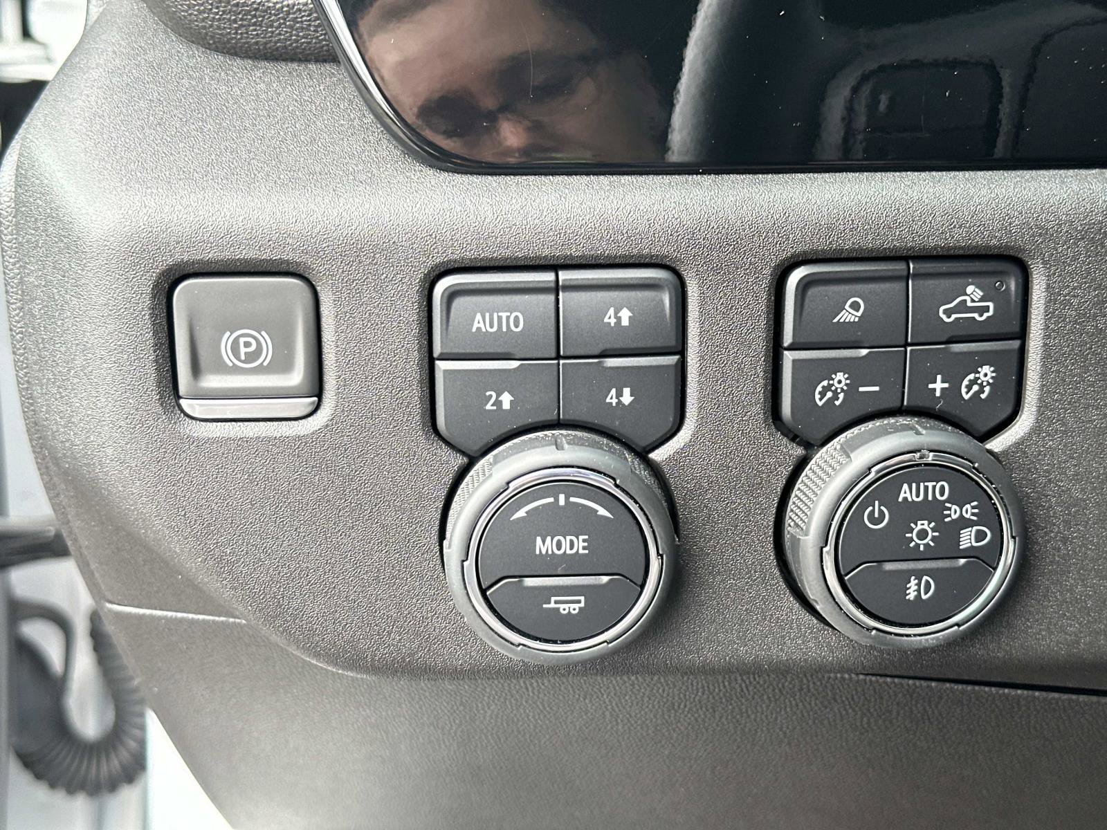 Certified 2024 Chevrolet Silverado 2500 High Country w/ LPO, Dark Essentials Package image 33