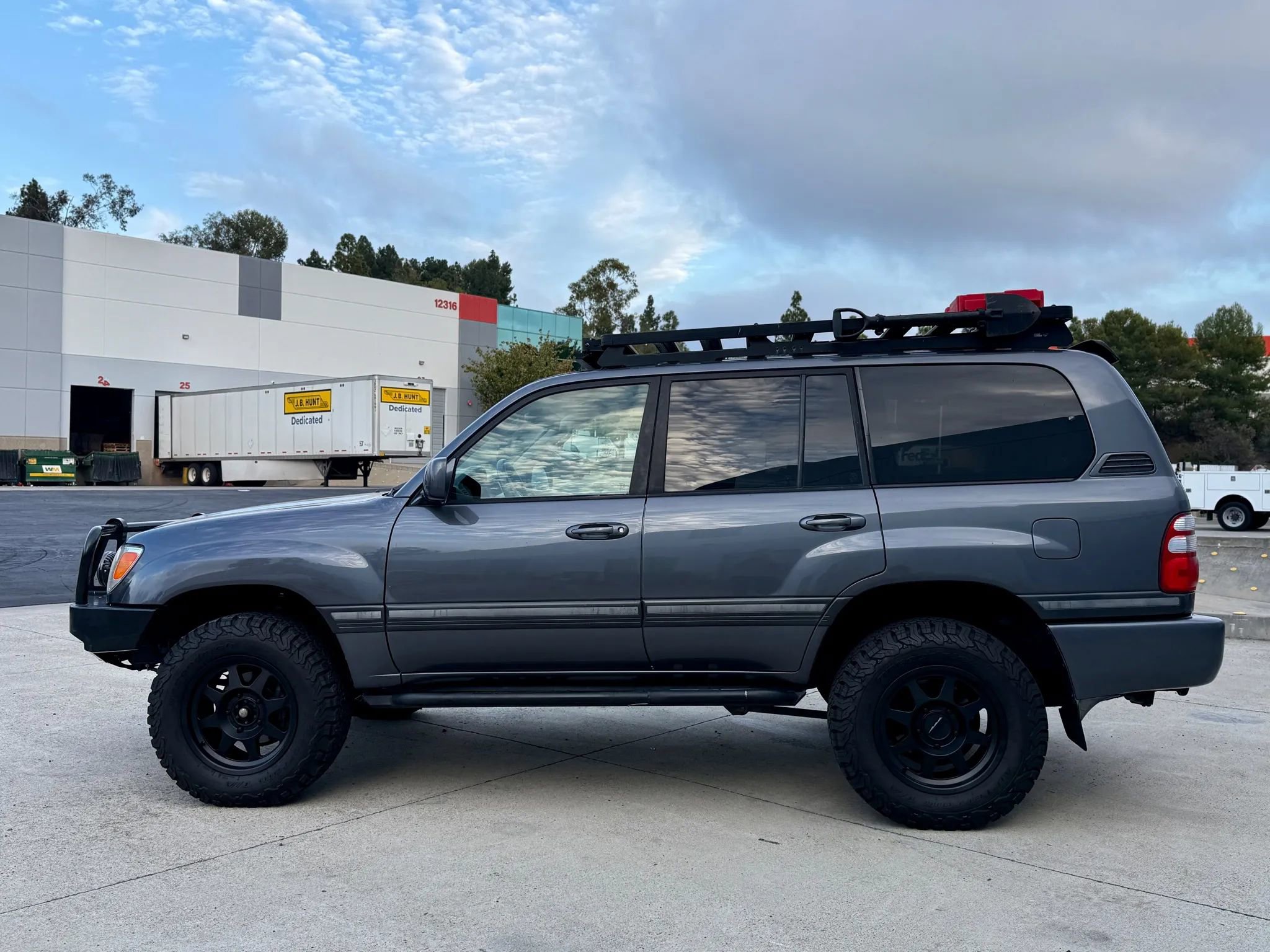 Used 2004 Toyota Land Cruiser image 28