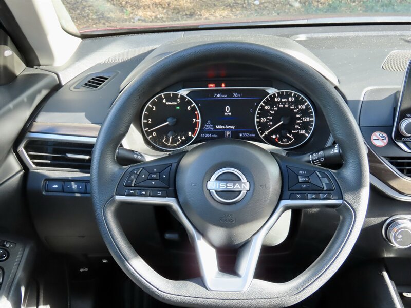 Used 2024 Nissan Altima 2.5 SV FWD image 16