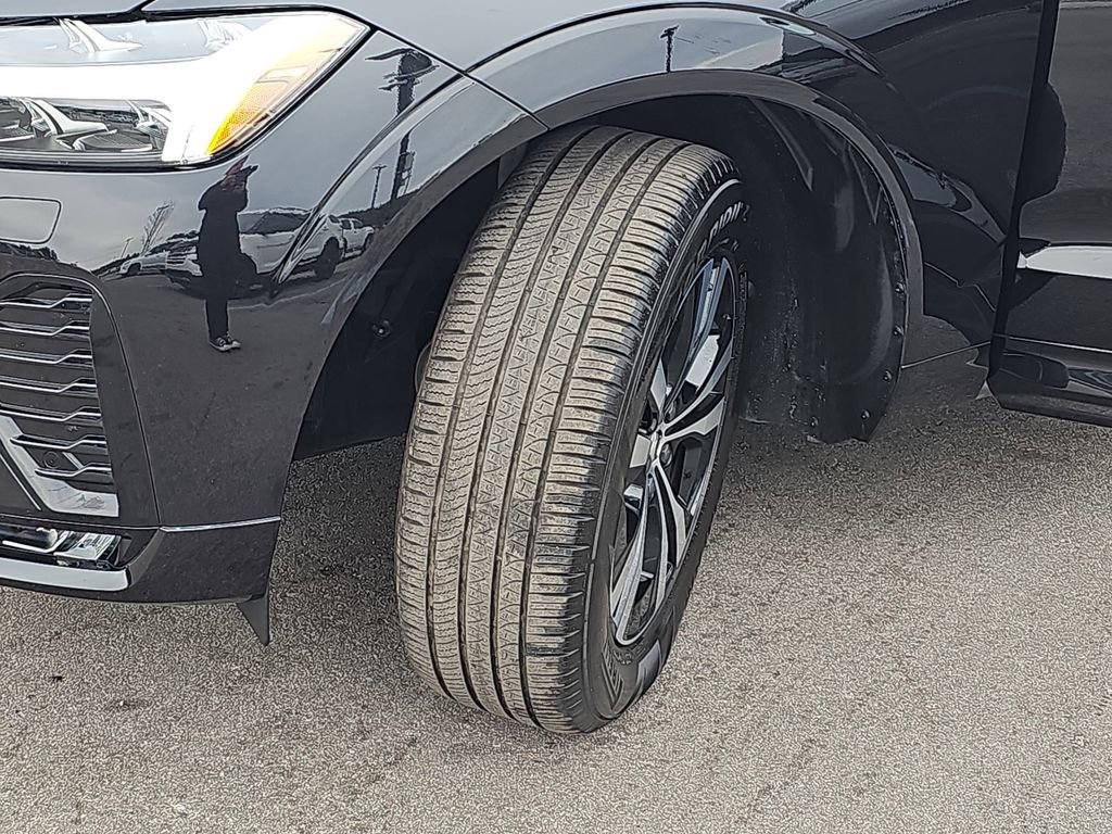 Used 2025 Volvo XC60 B5 Core image 36