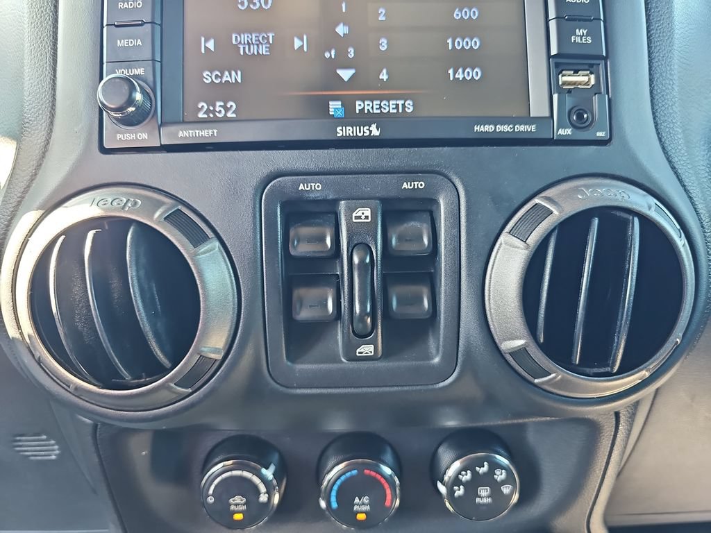 Used 2018 Jeep Wrangler Unlimited Sport AWD/4WD image 26