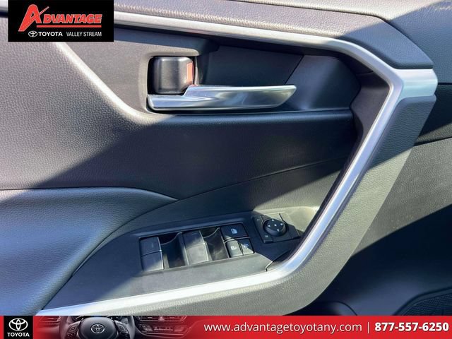 Used 2022 Toyota RAV4 XLE w/ Convenience Package AWD/4WD image 21