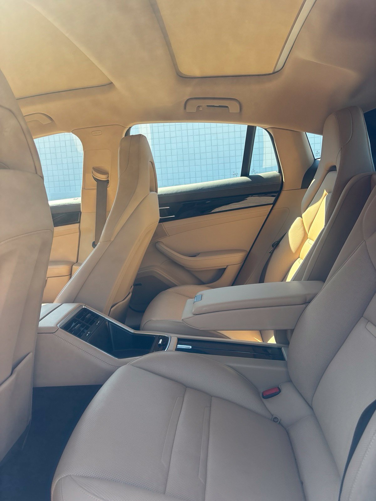 Used 2019 Porsche Panamera image 16