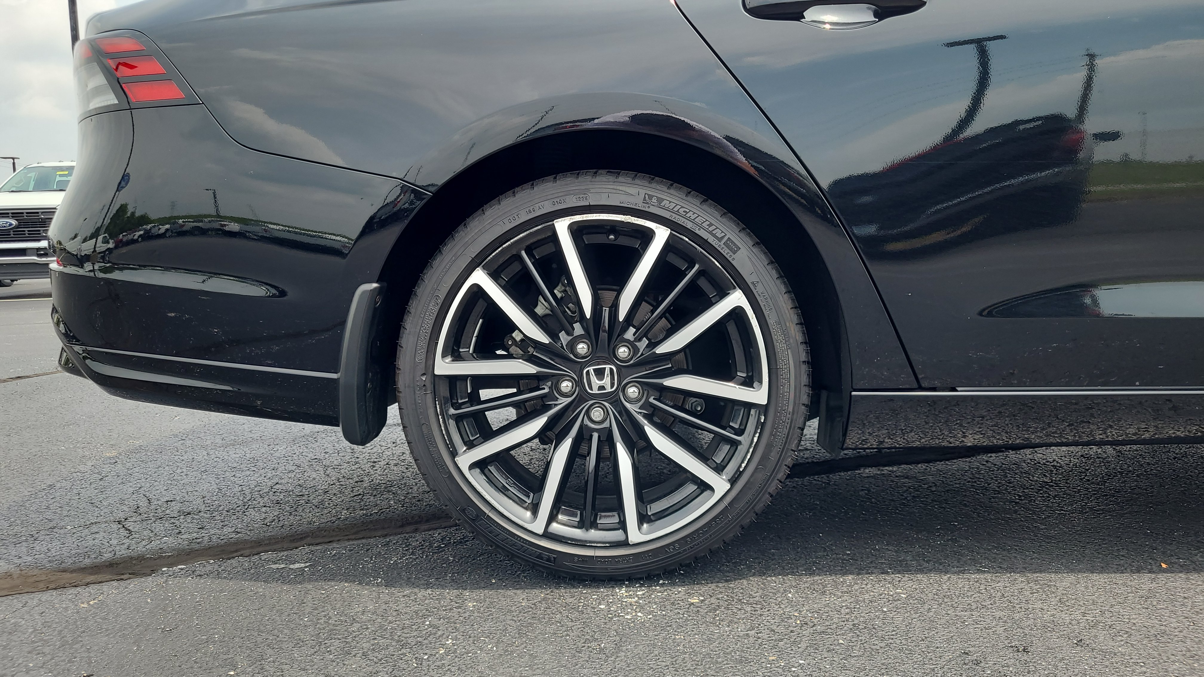 Used 2024 Honda Accord Touring image 11
