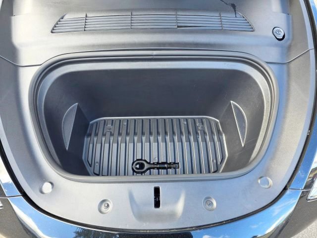 Used 2023 Tesla Model Y Performance image 32