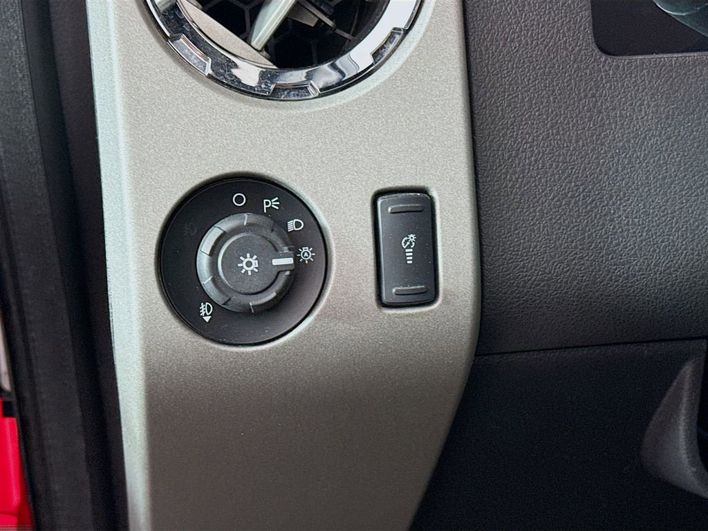 Used 2013 Ford F250 Lariat w/ Lariat Interior Pkg image 10