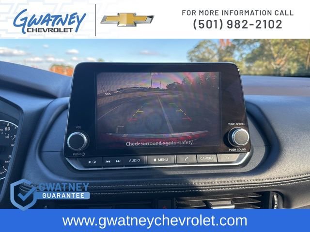 Used 2023 Nissan Rogue SV image 18