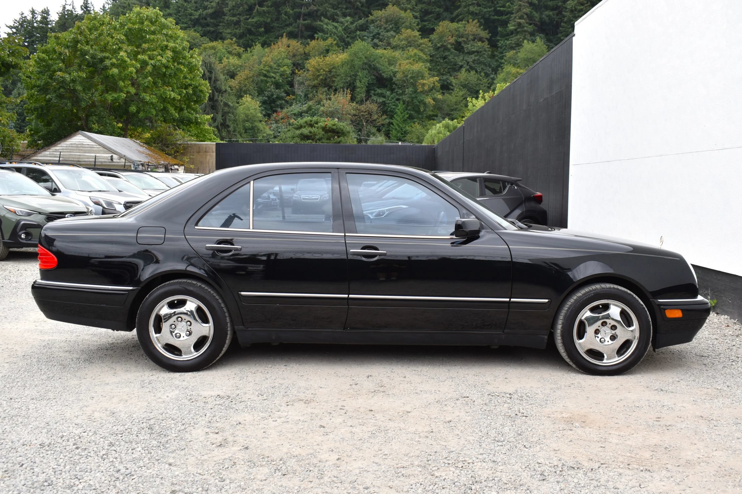 Used 1996 Mercedes-Benz E 320 Sedan image 6