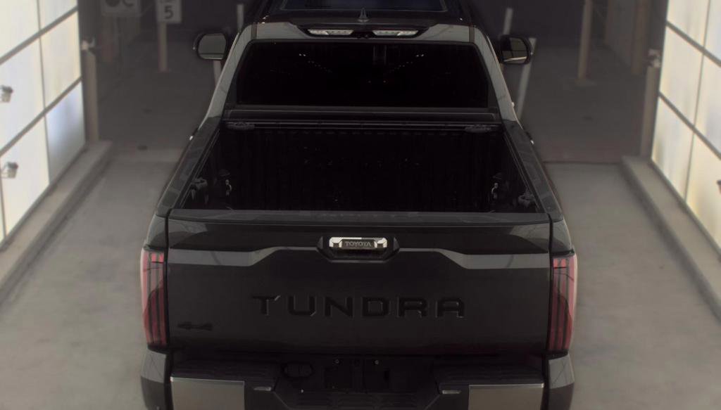 Used 2022 Toyota Tundra Limited AWD/4WD image 7